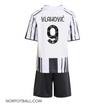 Billige Fotballdrakt Juventus Dusan Vlahovic #9 Replika Hjemmedraktsett Barn 2025-26 Kortermet (med bukser)